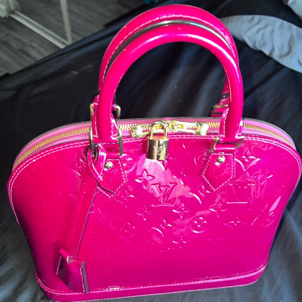 Louis Vuitton Alma PM Vernis Magenta (DOES NOT INCLUDE BAG CHARM)
